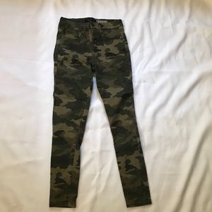 New Aeropostale Camo skinny jeans, size 4